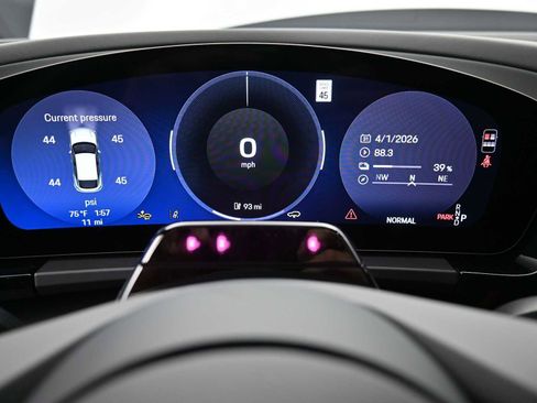 New 2026 Porsche Macan 4 Electric image 9