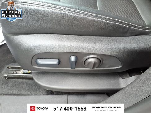 Used 2024 GMC Terrain SLT FWD image 15