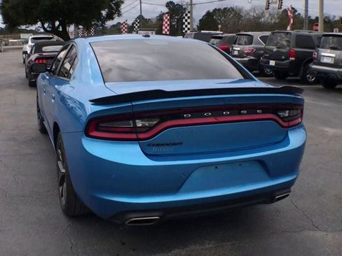Used 2019 Dodge Charger SXT w/ Blacktop Package RWD image 7