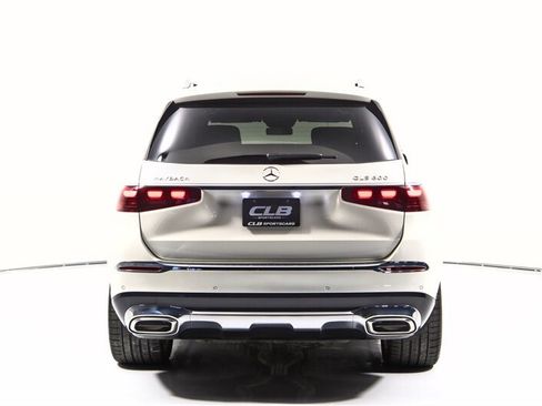 Used 2024 Mercedes-Benz Maybach GLS 600 4MATIC image 9