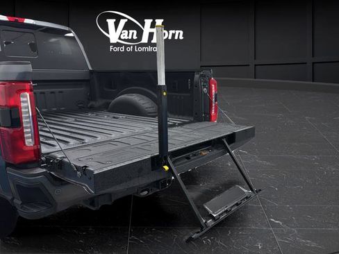 Used 2024 Ford F250 Lariat w/ Sport Appearance Package AWD/4WD image 28