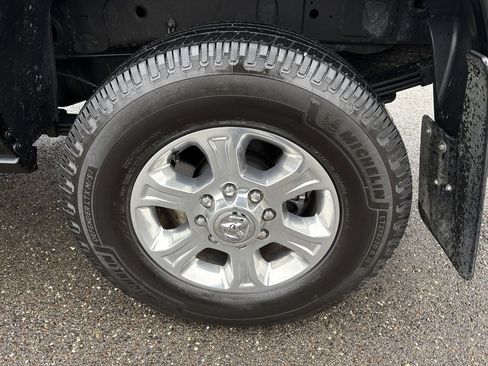 Used 2024 RAM 3500 Big Horn w/ Sport Appearance Package image 13