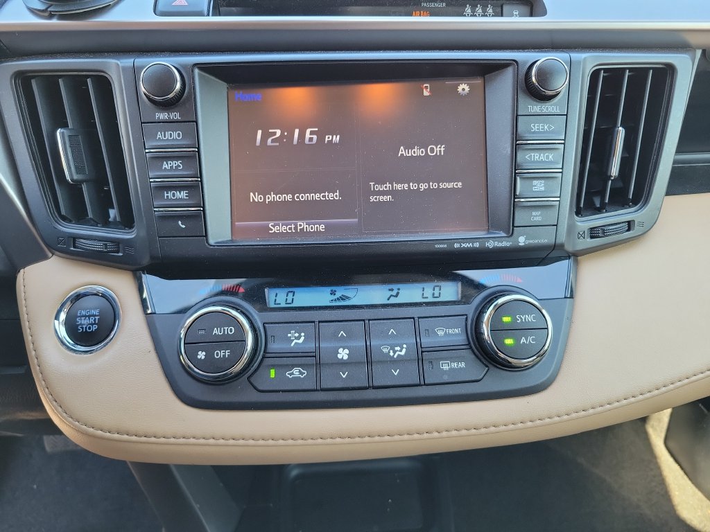 Used 2018 Toyota RAV4 Limited FWD image 19
