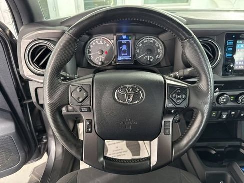 Used 2019 Toyota Tacoma TRD Off-Road w/ Technology Package AWD/4WD image 24