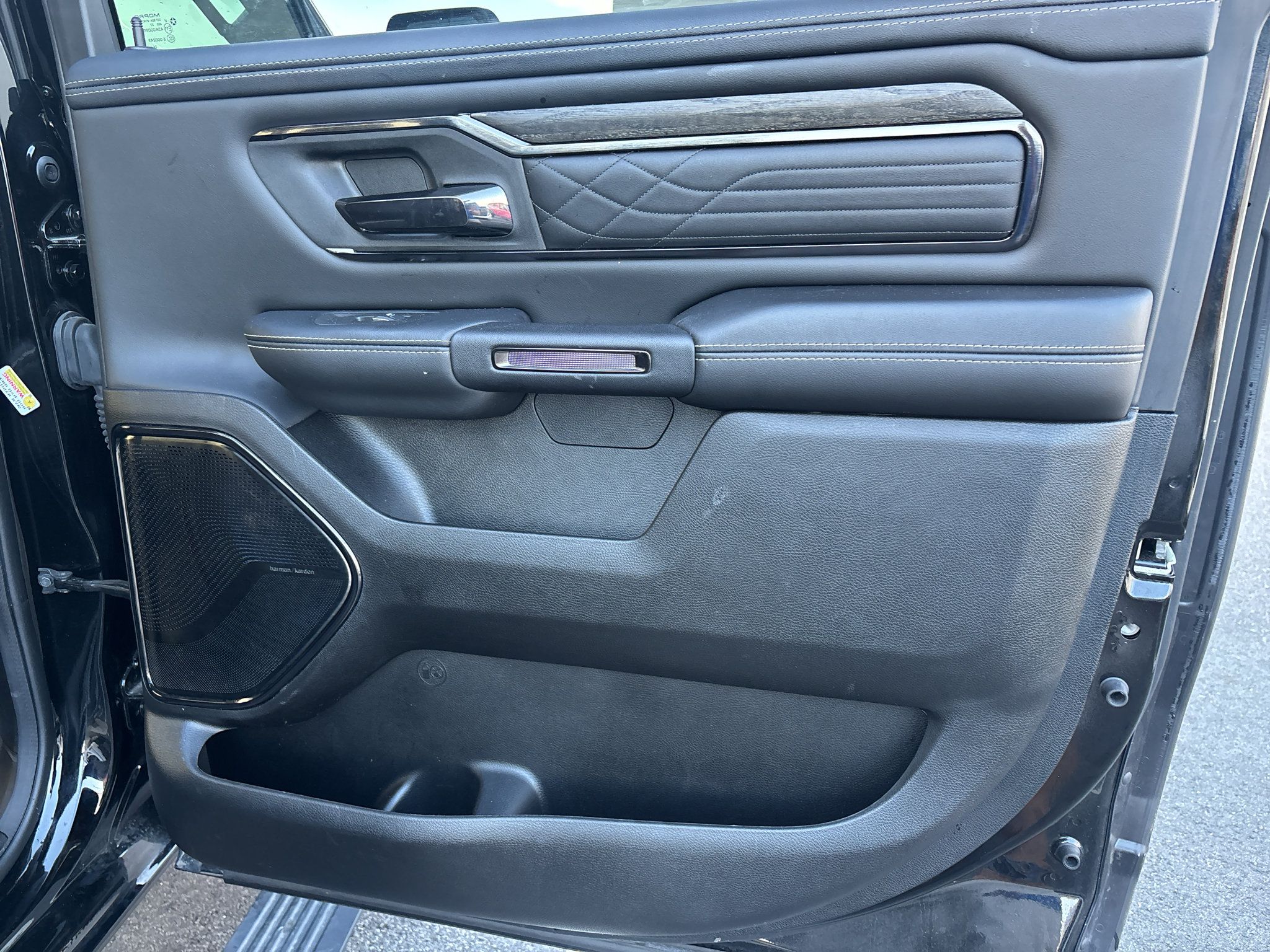 Used 2025 RAM 1500 Limited AWD/4WD image 8