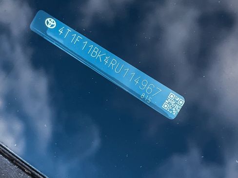 Used 2024 Toyota Camry XLE image 27