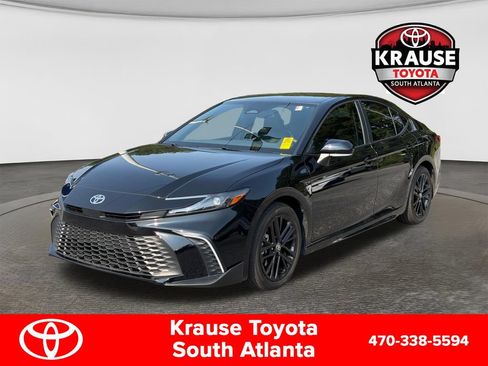 Used 2026 Toyota Camry SE FWD image 3
