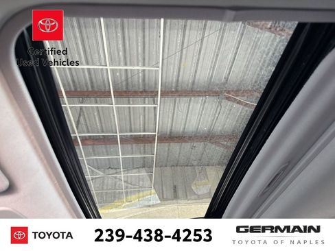 Used 2025 Toyota Sienna XLE image 10