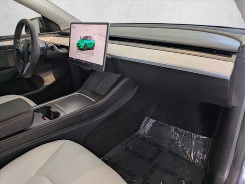 Used 2023 Tesla Model Y Performance AWD/4WD image 22