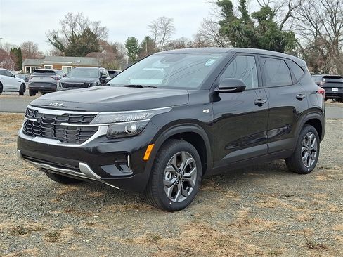 New 2026 Kia Seltos LX image 2