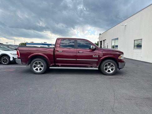 Used 2017 RAM 1500 Laramie AWD/4WD image 4