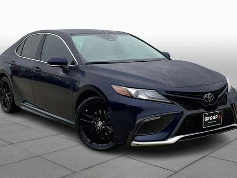 Used 2022 Toyota Camry XSE image 2