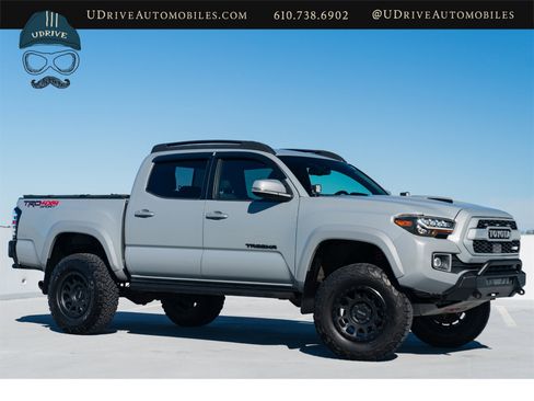 Used 2018 Toyota Tacoma TRD Sport w/ Technology Package image 3