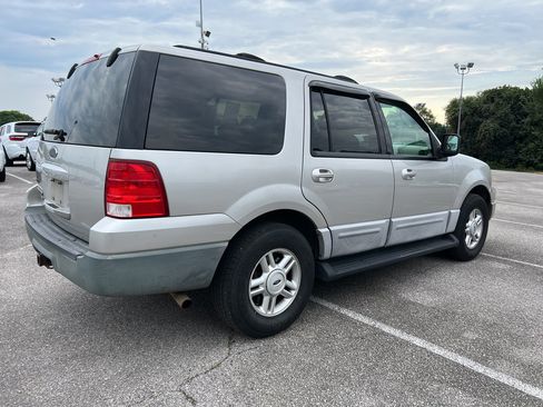 Used 2003 Ford Expedition XLT AWD/4WD image 3
