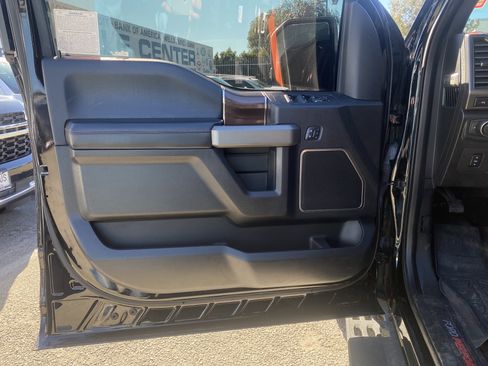 Used 2018 Ford F150 Raptor w/ Equipment Group 802A Luxury image 17