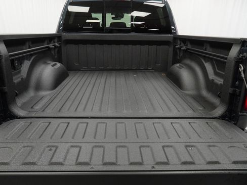 New 2026 RAM 1500 4x4 Crew Cab image 29