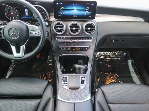 Used 2022 Mercedes-Benz GLC 300 image 13