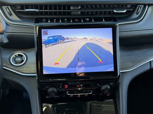 Used 2021 Jeep Grand Cherokee L Limited image 16