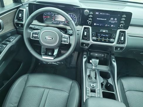 Used 2021 Kia Sorento EX FWD image 17