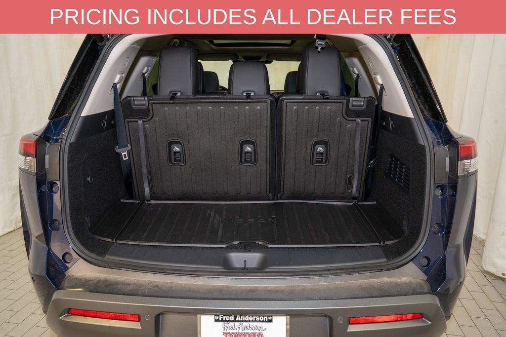 Used 2026 Nissan Pathfinder Platinum w/ Cargo Package AWD/4WD image 5
