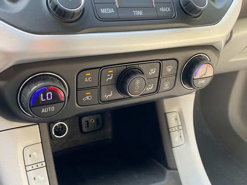 Used 2019 GMC Acadia SLT FWD image 26