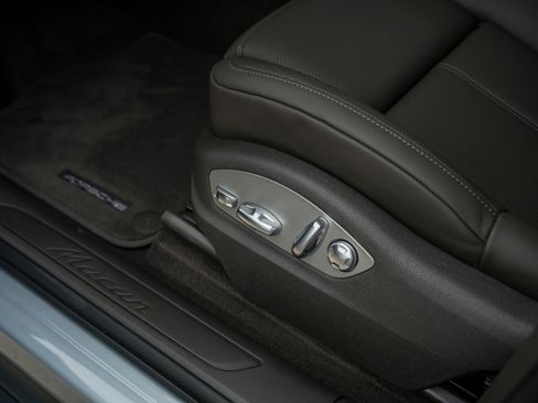 New 2026 Porsche Macan image 17