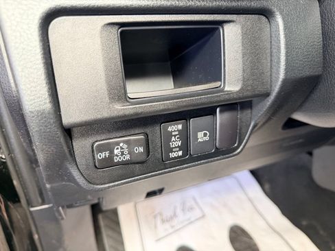 Used 2018 Toyota Tacoma TRD Sport AWD/4WD image 15