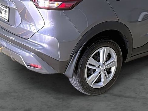 Used 2024 Nissan Kicks S FWD image 12