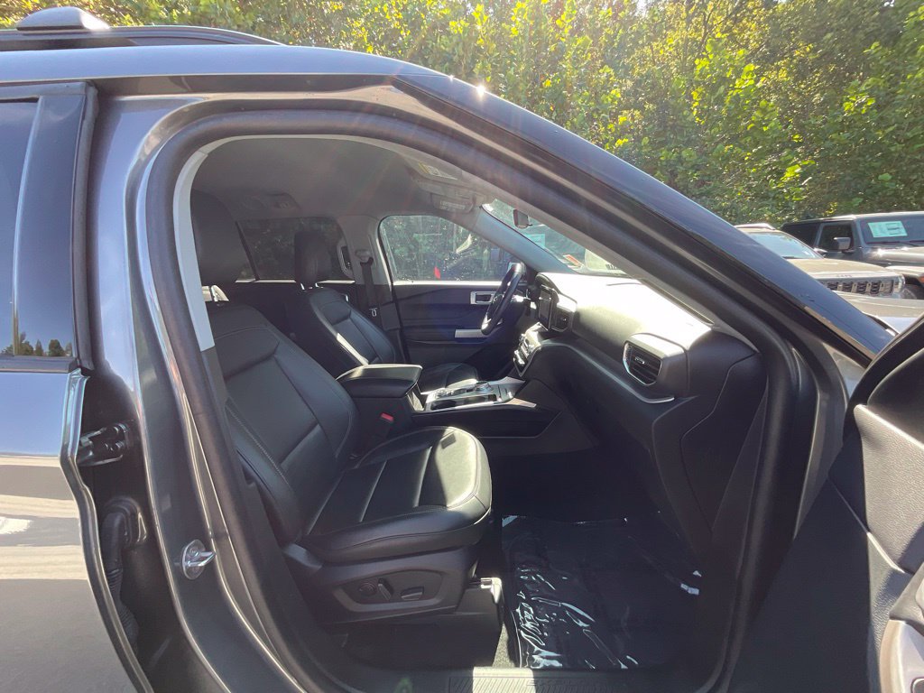 Used 2023 Ford Explorer XLT w/ Equipment Group 202A AWD/4WD image 22