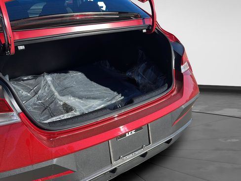 Certified 2025 Hyundai Elantra Sport image 16