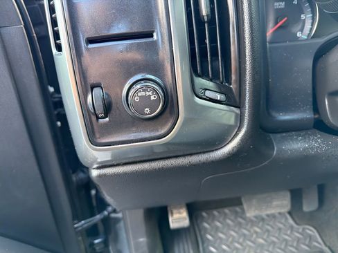 Used 2017 Chevrolet Silverado 1500 LT RWD image 26