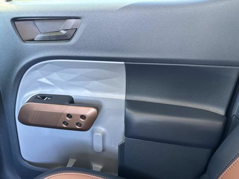 Used 2024 Ford Maverick Lariat image 14