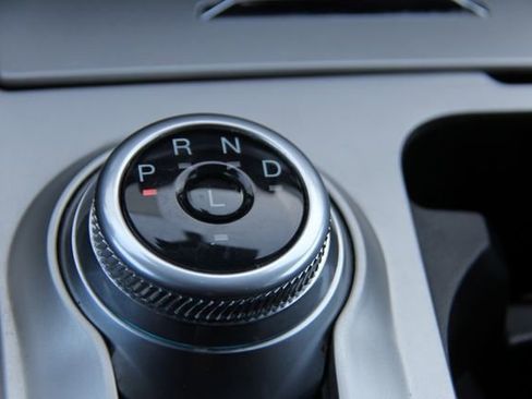 Used 2022 Ford Explorer XLT image 27