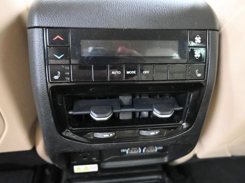 Used 2022 Jeep Grand Cherokee L Limited AWD/4WD image 15