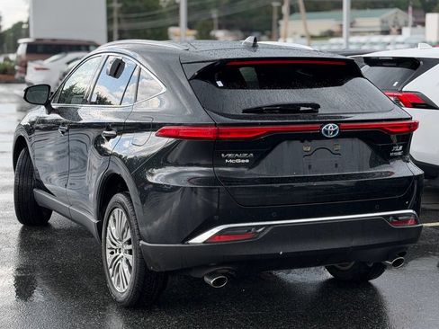 Used 2021 Toyota Venza XLE w/ Softex Package AWD/4WD image 3