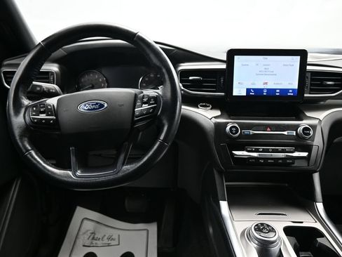 Used 2020 Ford Explorer XLT w/ Equipment Group 202A AWD/4WD image 14