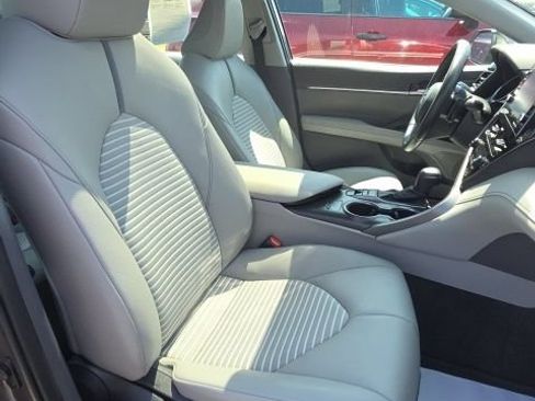 Used 2023 Toyota Camry SE w/ Cold Weather Package FWD image 15