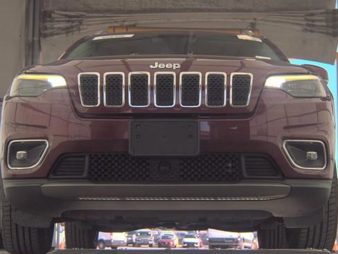 Used 2021 Jeep Cherokee Limited image 2