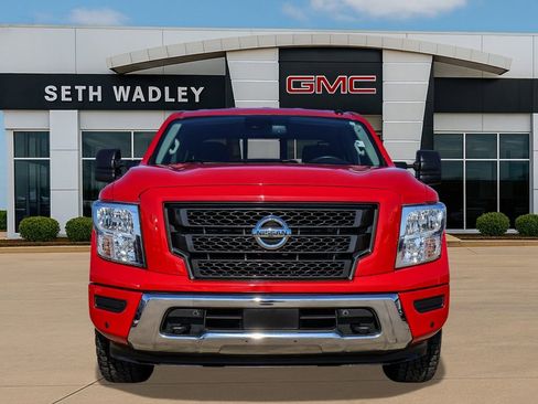 Used 2021 Nissan Titan SV w/ SV Convenience Package image 2