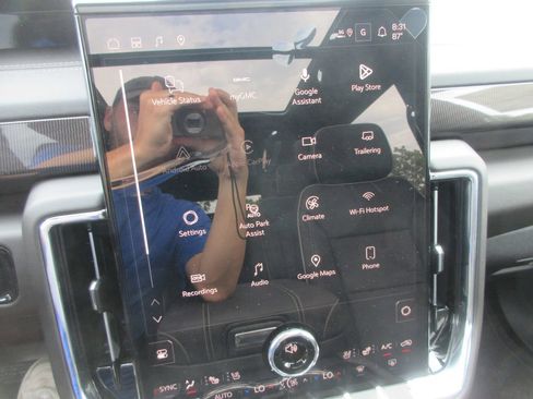 New 2026 GMC Yukon Elevation w/ Elevation Premium Package AWD/4WD image 19