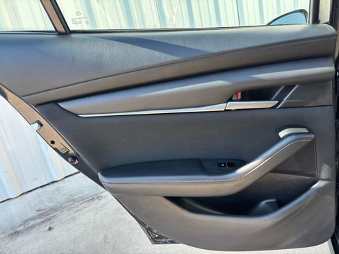 Used 2020 MAZDA MAZDA3 Sedan image 20