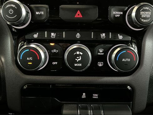 Used 2023 RAM 1500 Laramie AWD/4WD image 21