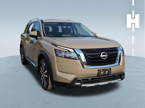 Used 2023 Nissan Pathfinder Platinum AWD/4WD image 1