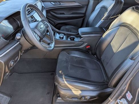 Certified 2024 Jeep Grand Cherokee L Laredo image 12