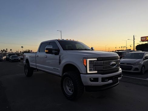 Used 2018 Ford F350 Platinum w/ Platinum Ultimate Package image 12