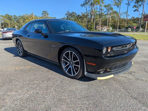 Used 2023 Dodge Challenger R/T image 2