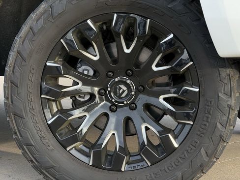 Certified 2022 Chevrolet Tahoe Z71 w/ Luxury Package image 10