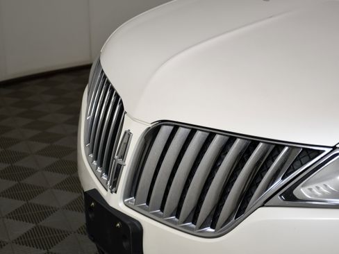Used 2014 Lincoln MKX AWD w/ Equipment Group 102A image 11