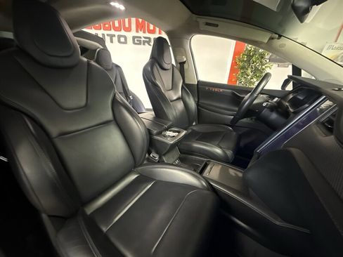 Used 2018 Tesla Model X 75D AWD/4WD image 30