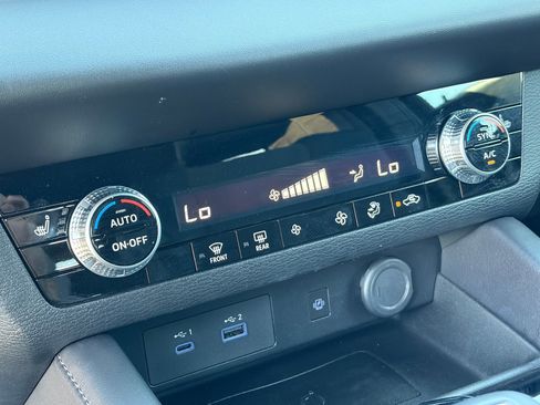 Used 2024 Mitsubishi Outlander FWD image 27